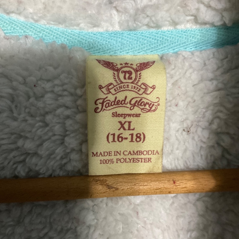 Hooded long sleeve robe with pockets XL.  W32 - Picture 2 of 5